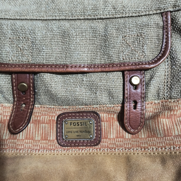 Fossil shoulder bag, size 12"x"11" - Picture 2 of 16